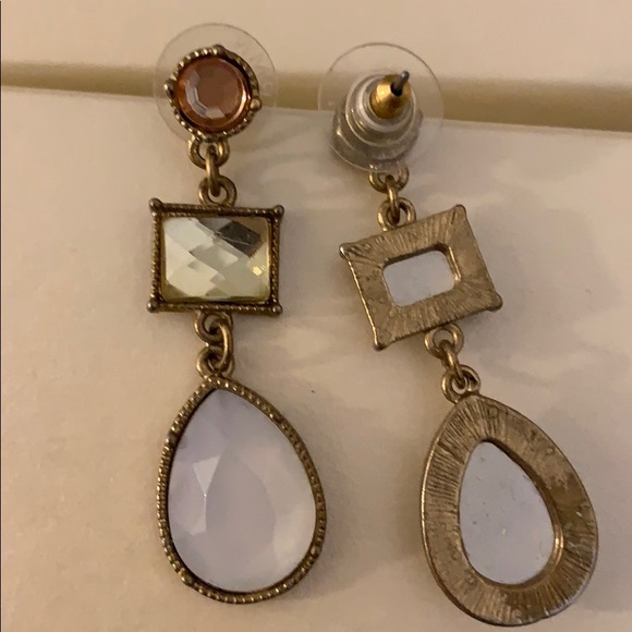 Francesca’s dangling earrings - Picture 2 of 2